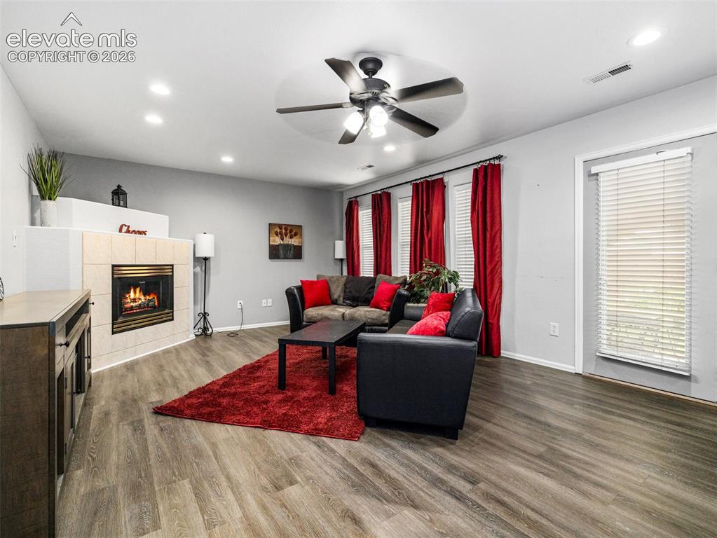 Image 9 of 21: Living Room