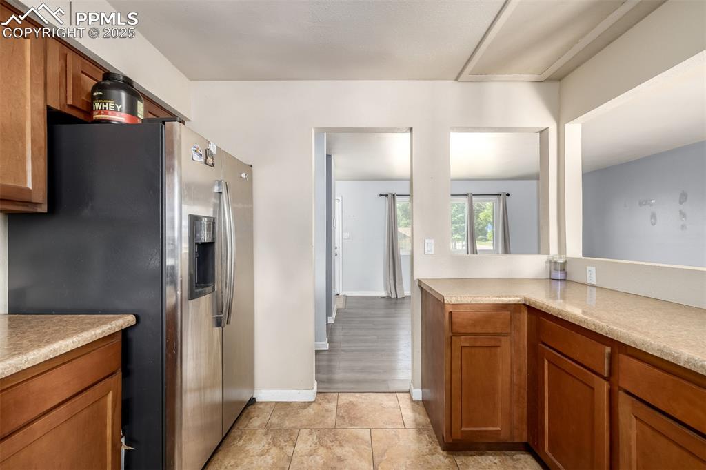 Image 13 of 41: Kitchen