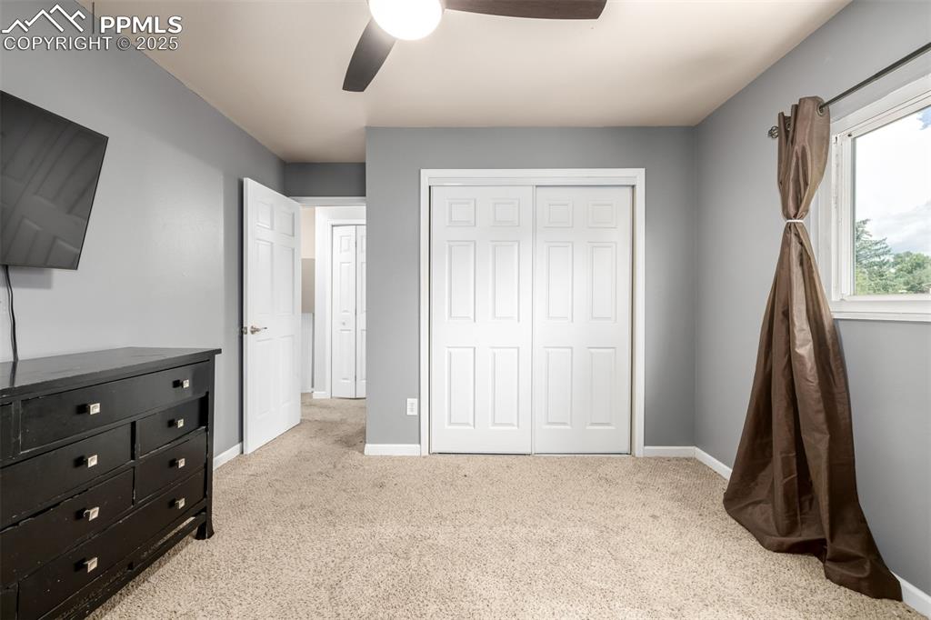 Image 19 of 41: Bedroom