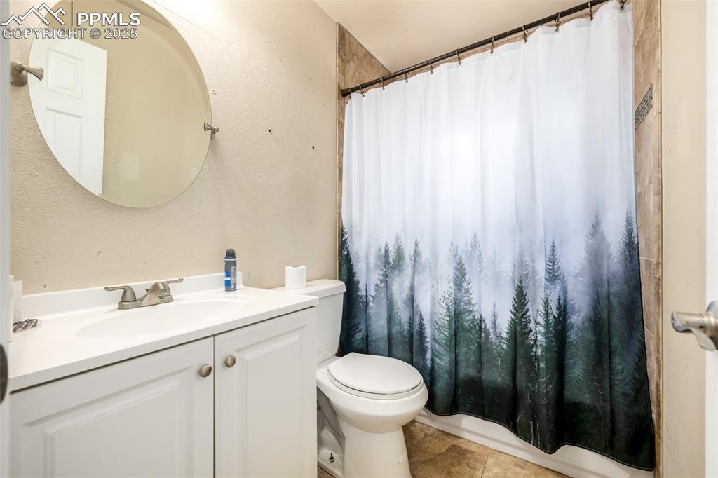 Image 20 of 41: Bedroom