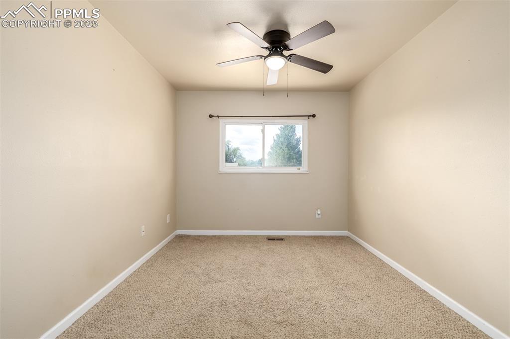 Image 24 of 41: Bedroom