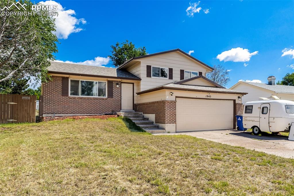 Image 3 of 41: Front of Structure