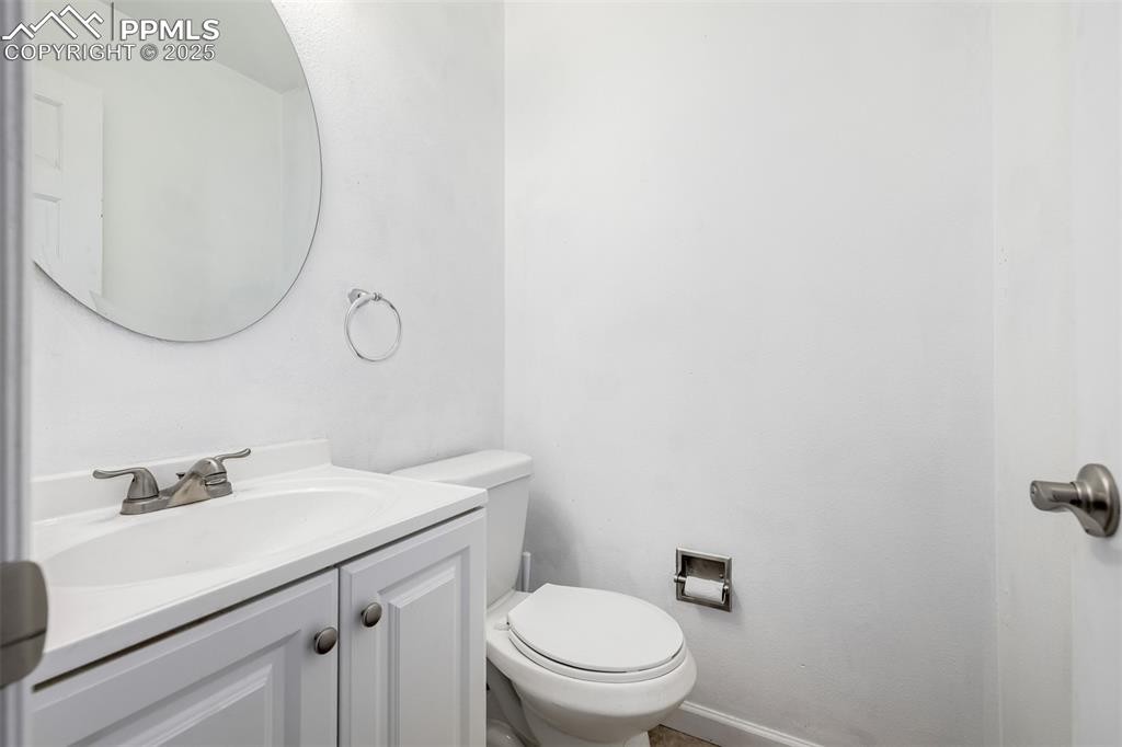 Image 31 of 41: Yard