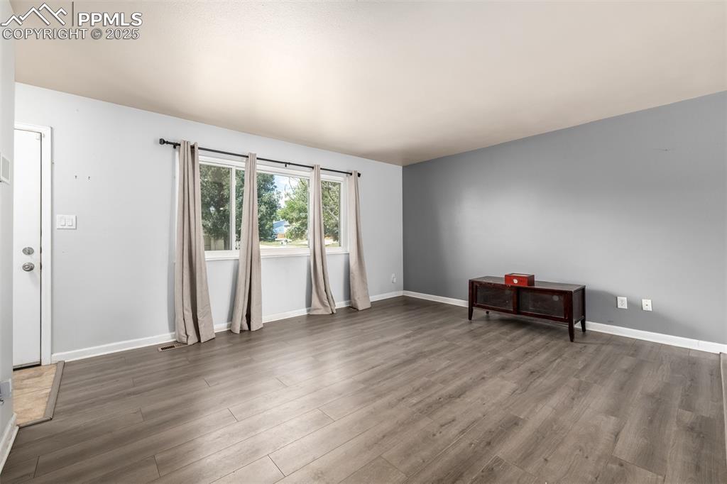 Image 5 of 41: Living Room