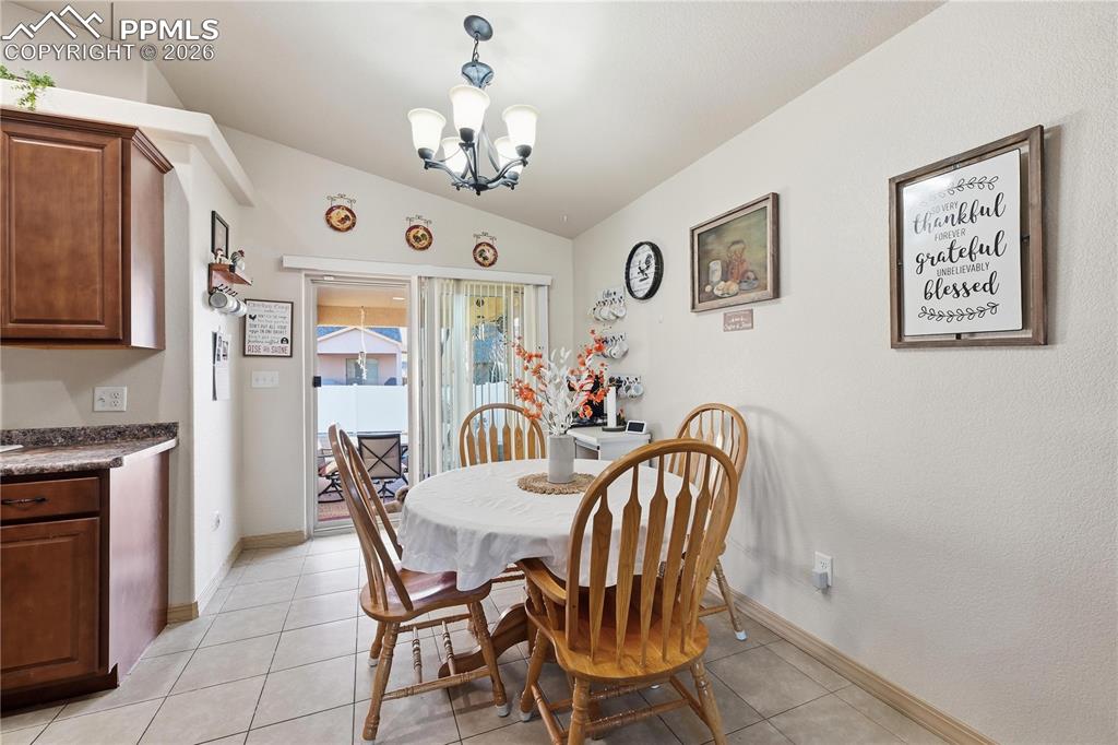 Image 16 of 29: Dining Area