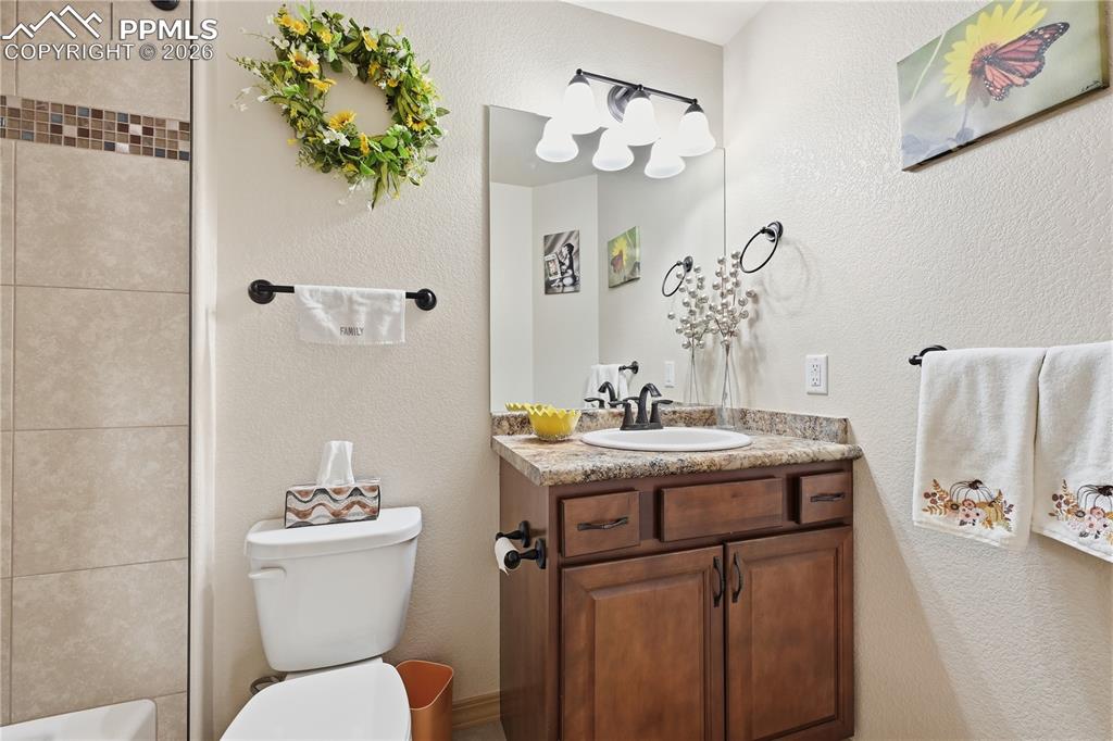 Image 26 of 29: Bathroom