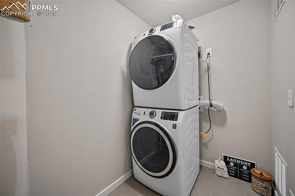 Image 29 of 41: Laundry
