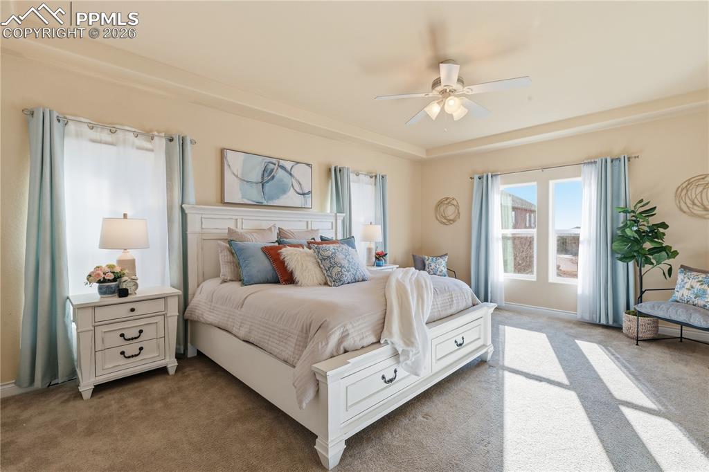 Image 6 of 45: Bedroom