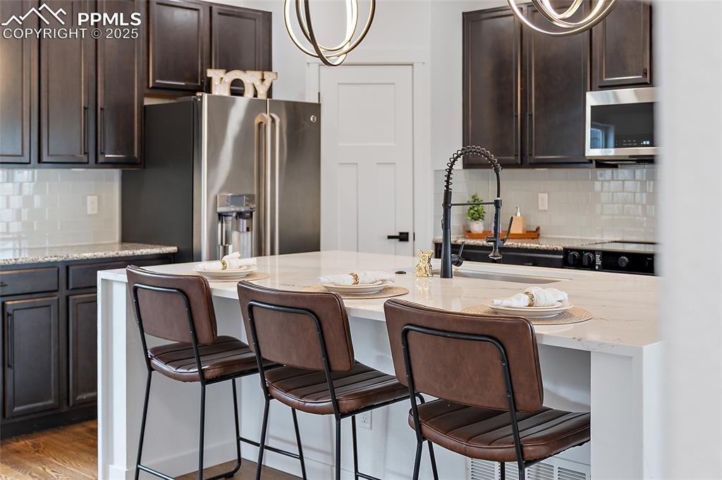 Image 11 of 50: Kitchen