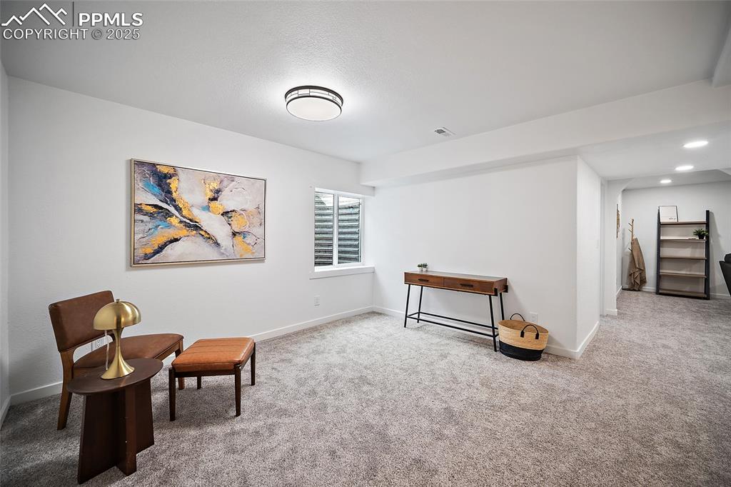 Image 39 of 50: Sitting Room