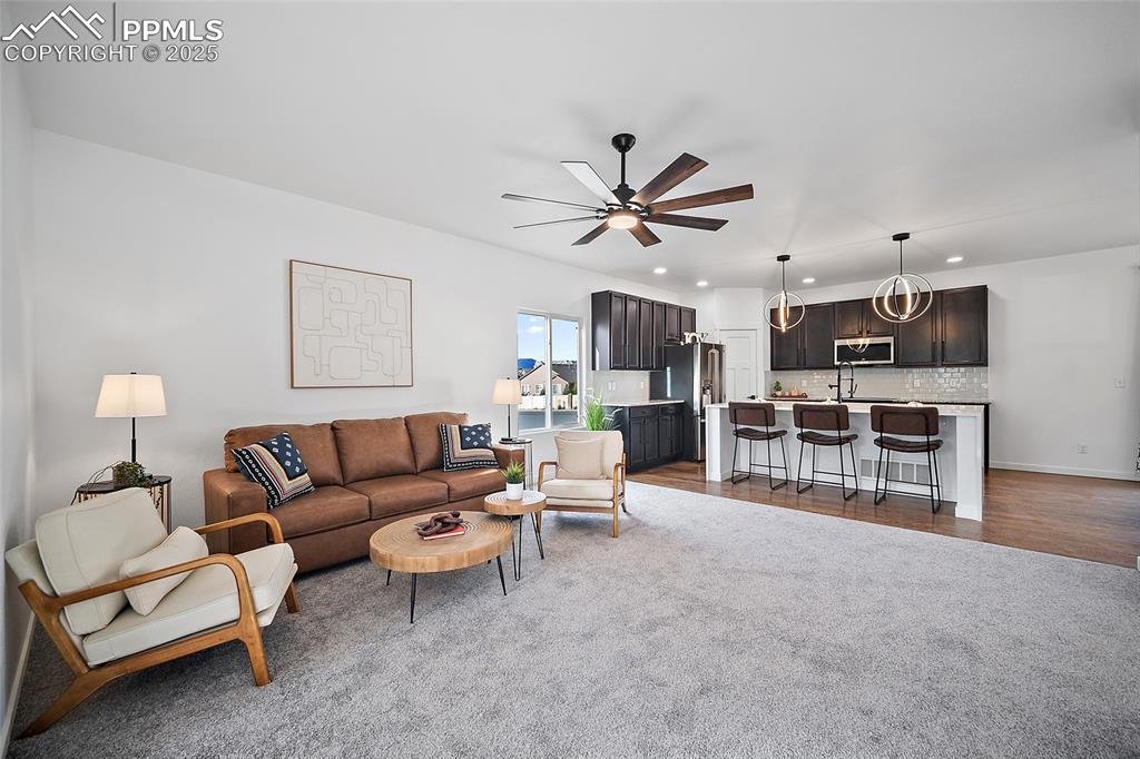 Image 9 of 50: Living Room