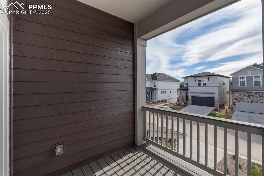 Image 32 of 33: Balcony