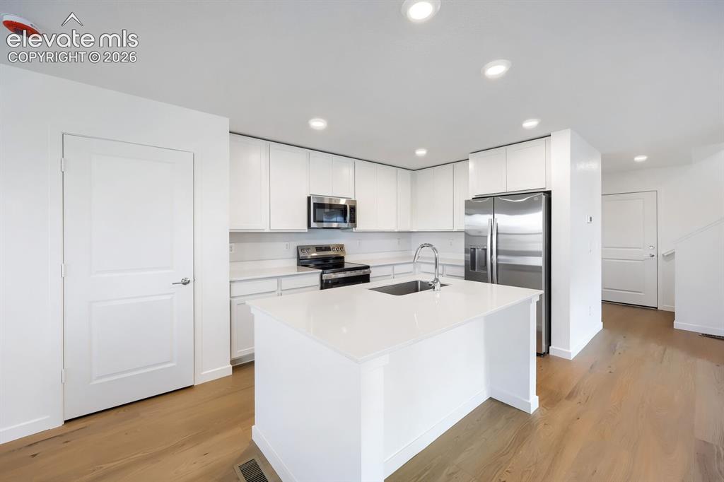 Image 4 of 12: Kitchen