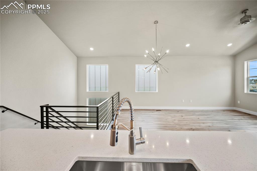 Image 20 of 43: Kitchen