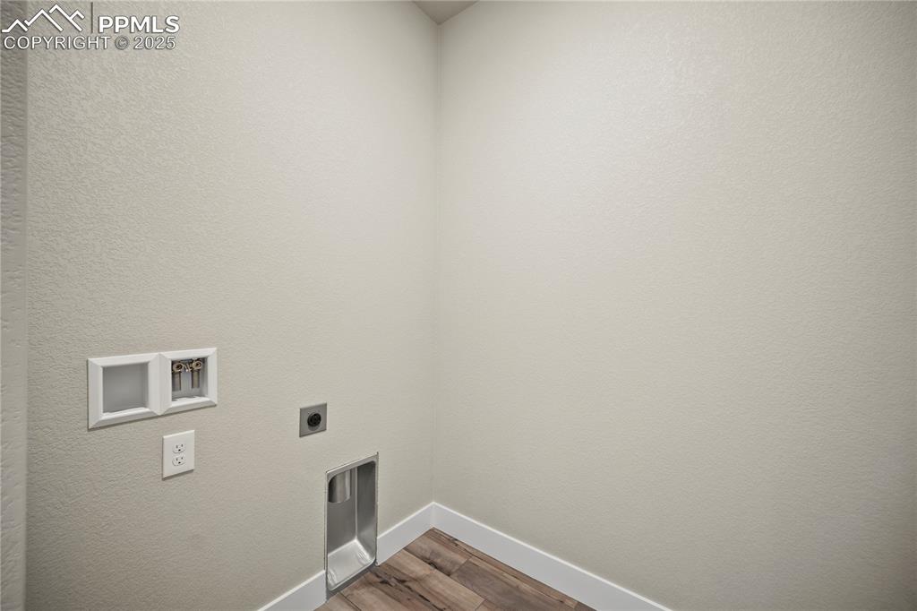 Image 30 of 43: Laundry