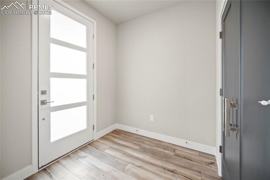 Image 8 of 43: Entry