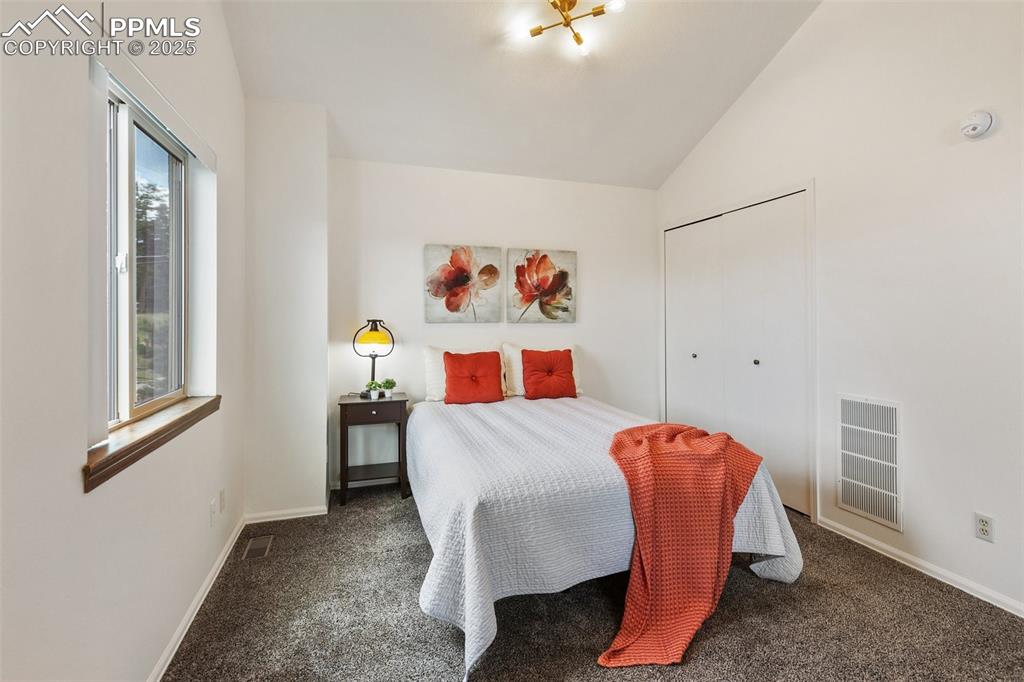 Image 25 of 41: Bedroom