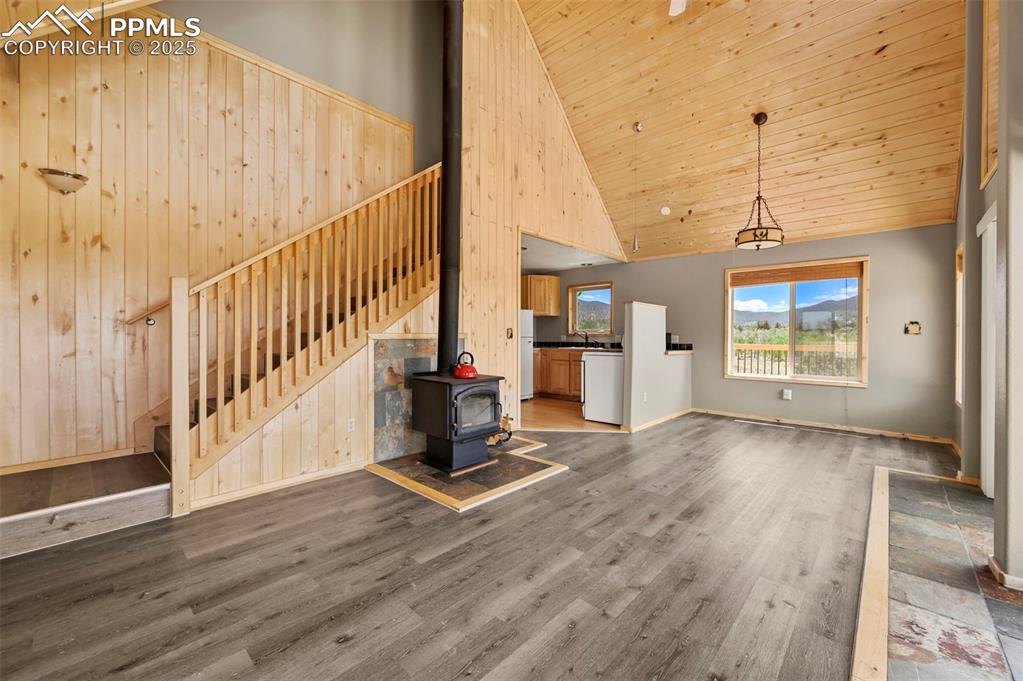 Image 8 of 34: Living Room