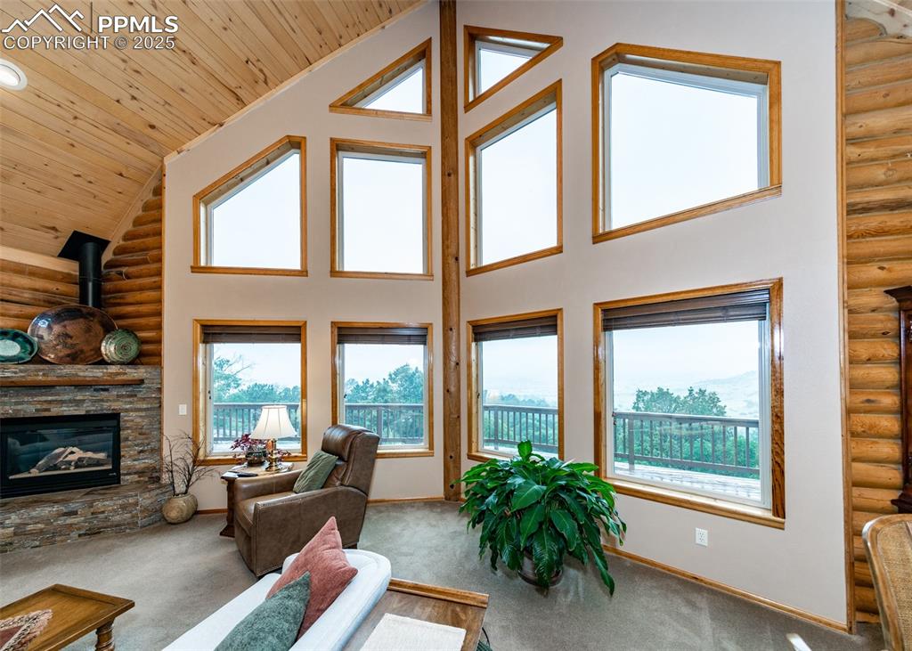 Image 12 of 43: Living Room