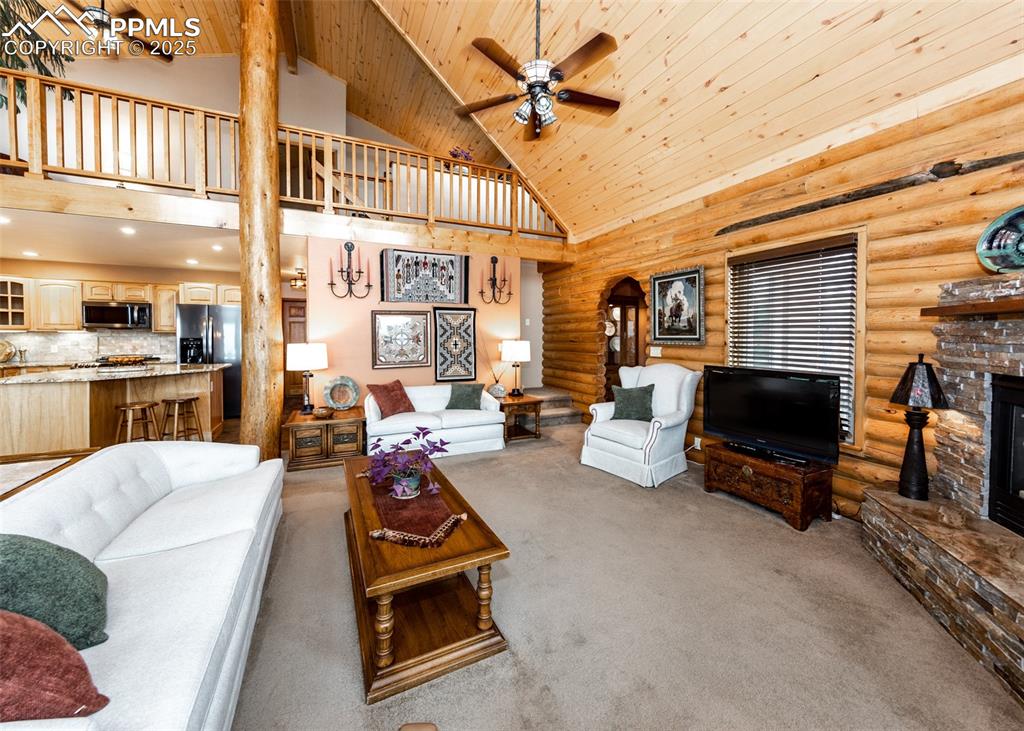 Image 13 of 43: Living Room