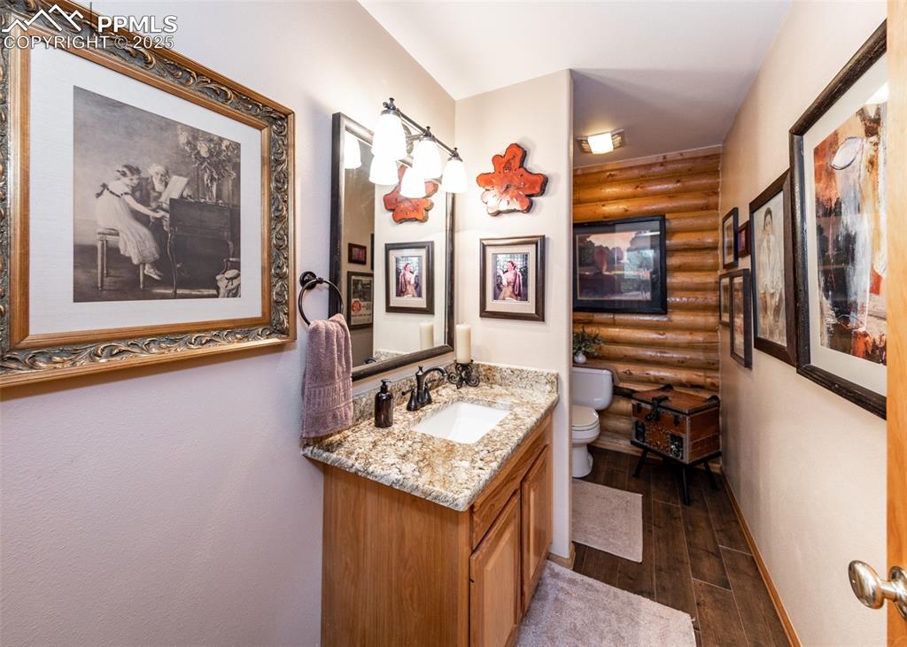 Image 20 of 43: Powder Room