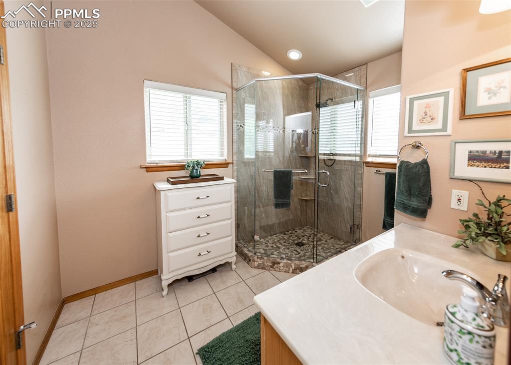 Image 30 of 43: Upper Level Bathroom