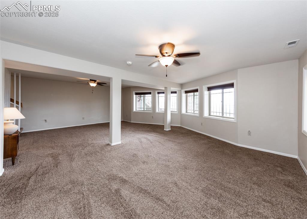 Image 32 of 43: Family Room