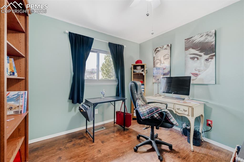 Image 12 of 21: Bedroom