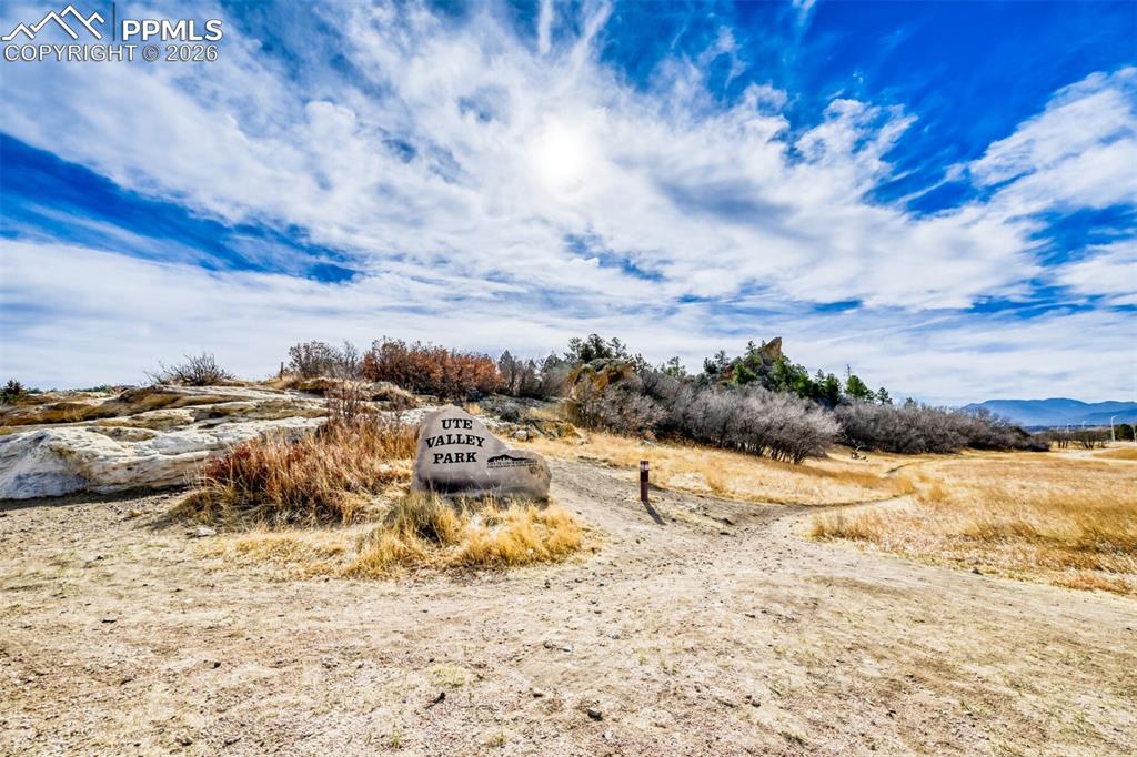 Image 20 of 21: Easy access to Ute Valley