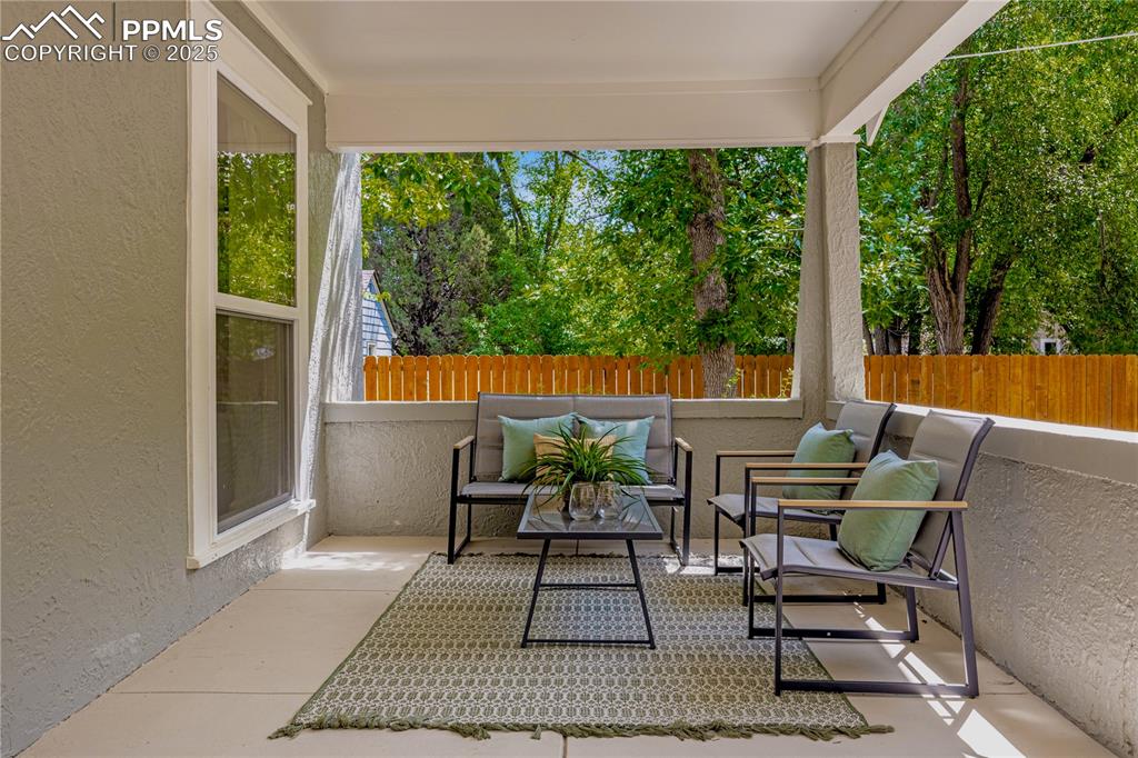 Image 10 of 50: Patio