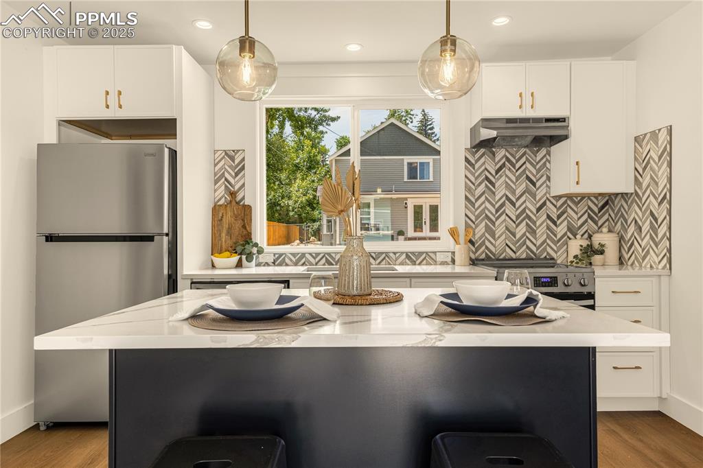 Image 42 of 50: Kitchen