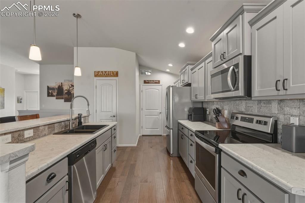 Image 12 of 49: Kitchen