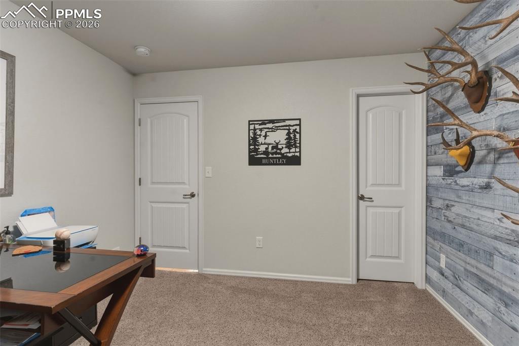 Image 28 of 49: Office