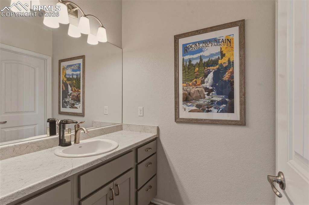 Image 29 of 49: Bathroom