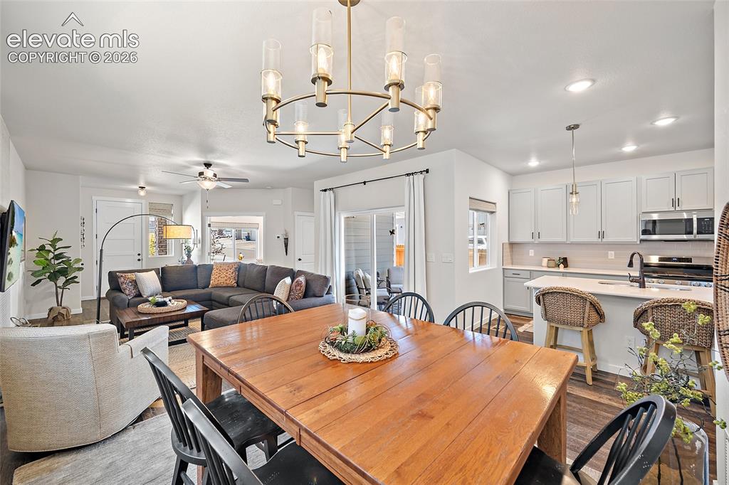 Image 8 of 48: Dining Area