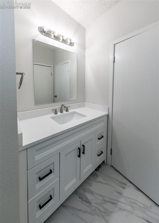 Image 13 of 50: Bathroom