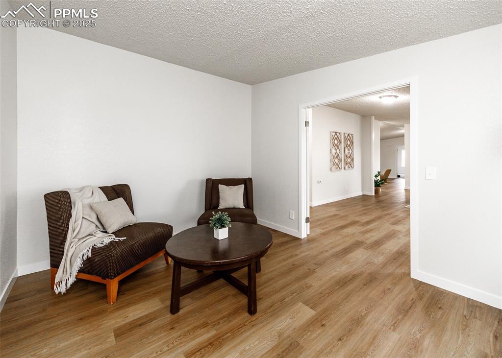 Image 37 of 50: Sitting Room