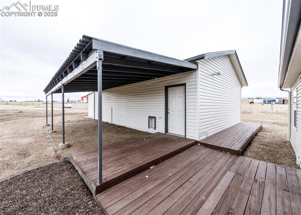 Image 48 of 50: Deck