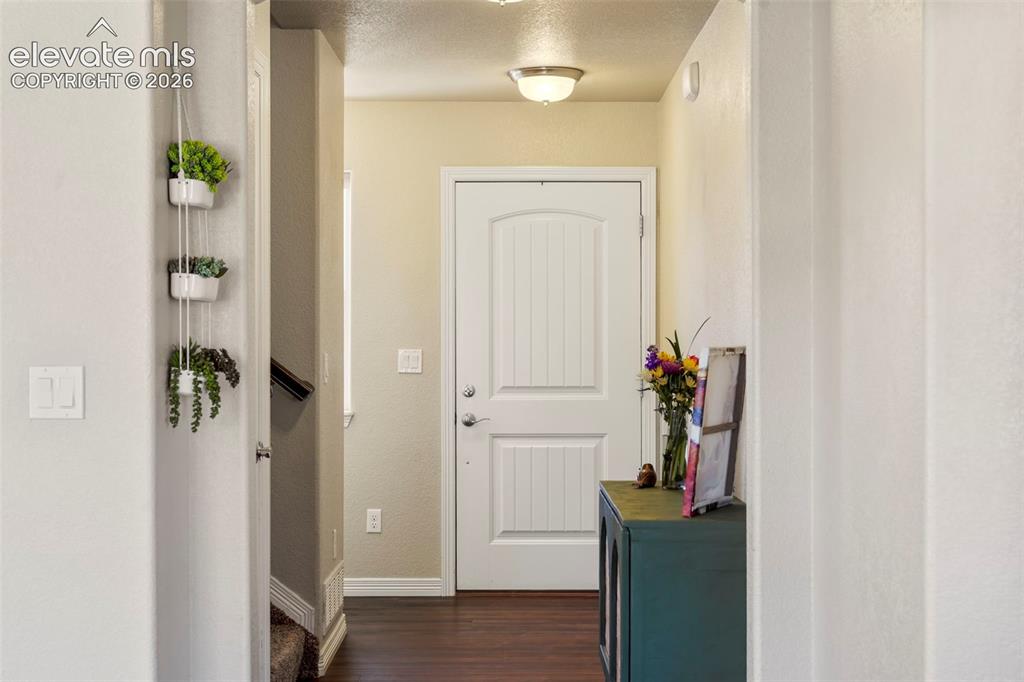 Image 3 of 32: FOYER