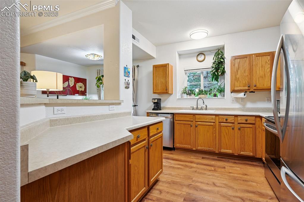 Image 16 of 22: Kitchen