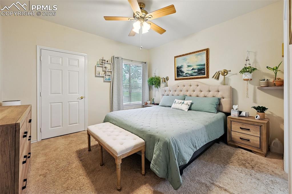 Image 7 of 22: Bedroom