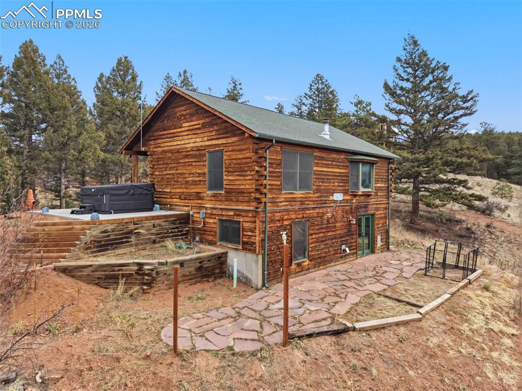 Image 12 of 39: Side of Structure