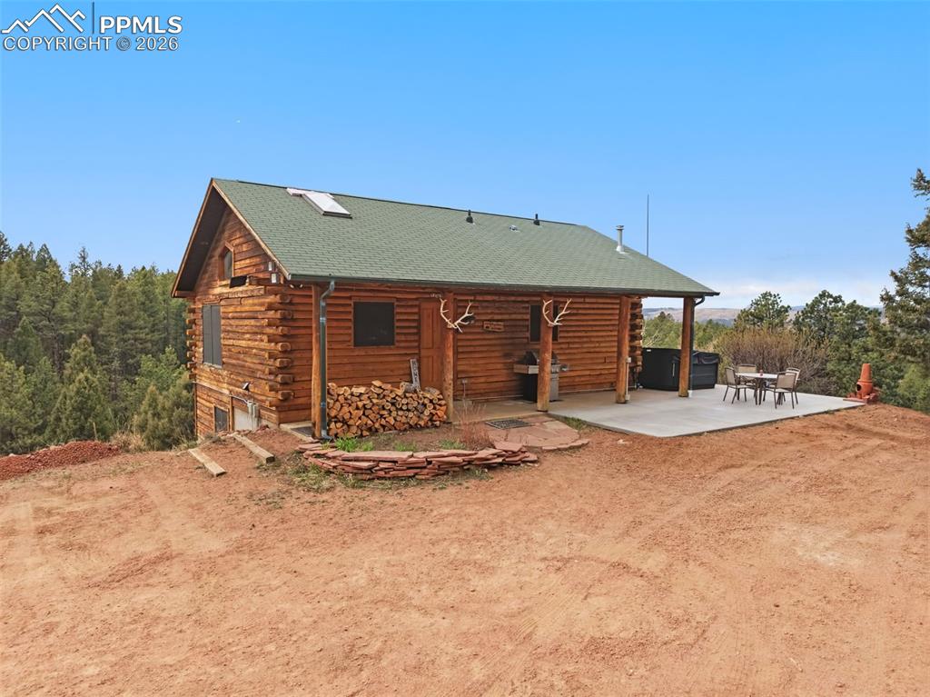 Image 2 of 39: Back of Structure