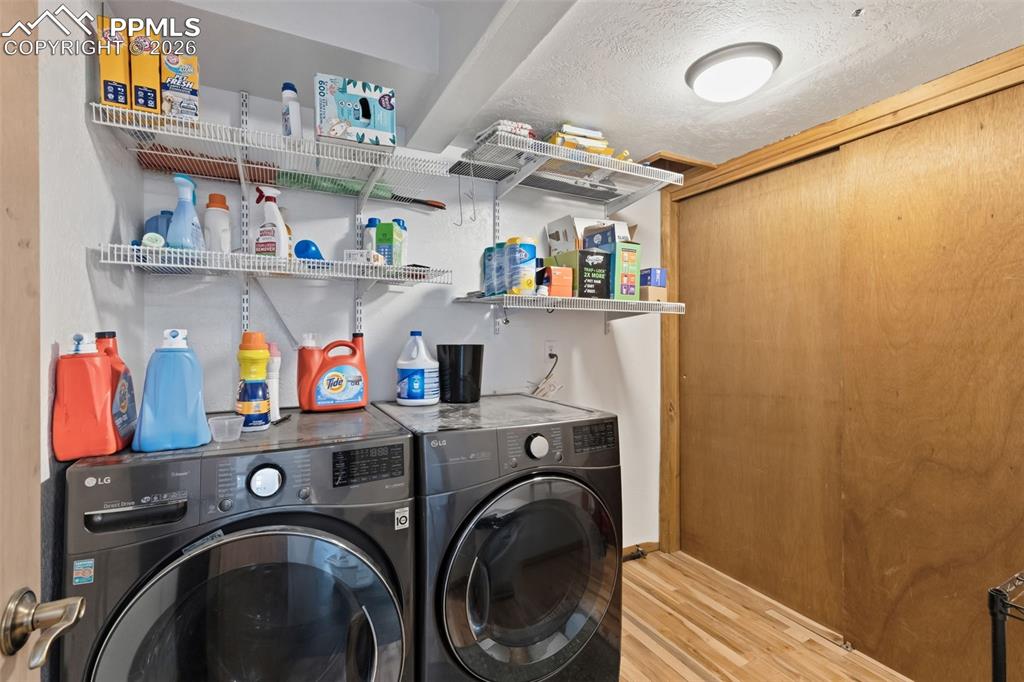 Image 36 of 39: Laundry