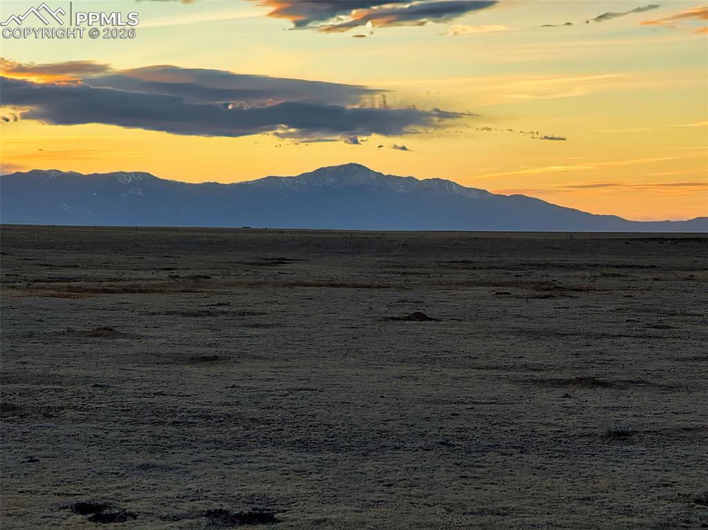 Image 6 of 6: Sunset View – Western
Exposure Stunning
sunset view across the
prairie w