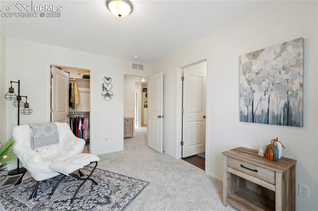 Image 12 of 21: Sitting Room