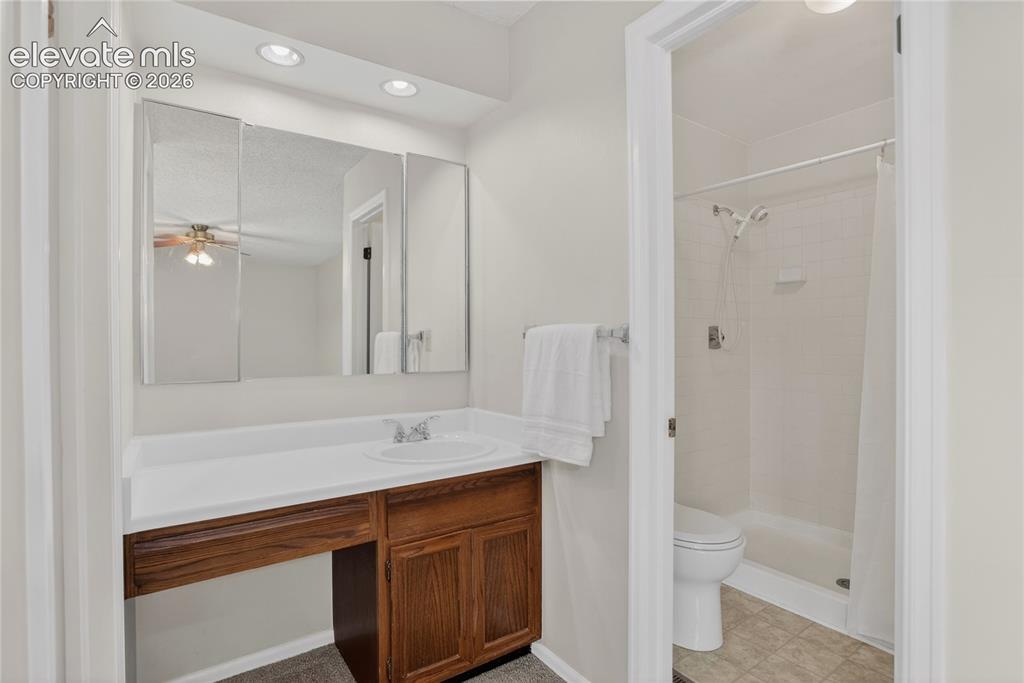 Image 12 of 21: Built-in vanity