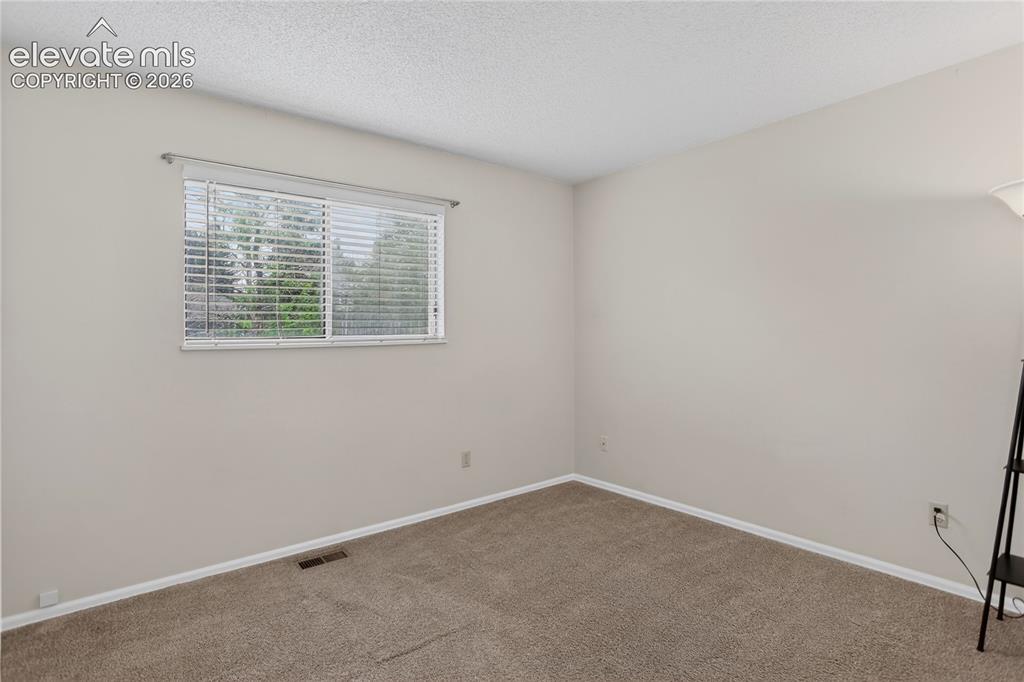 Image 14 of 21: Bedroom 3 - upper level
