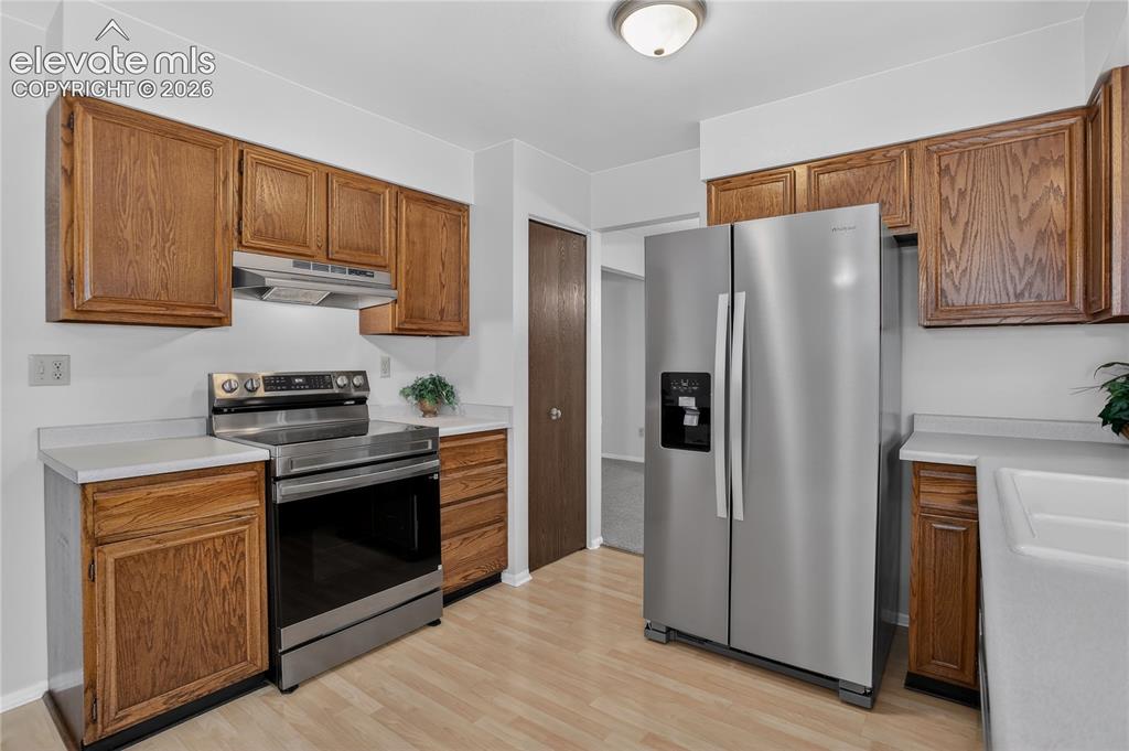 Image 6 of 21: Pantry and easy maintenance flooring