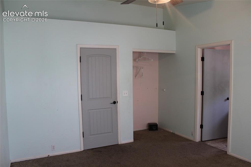 Image 14 of 30: Bedroom
